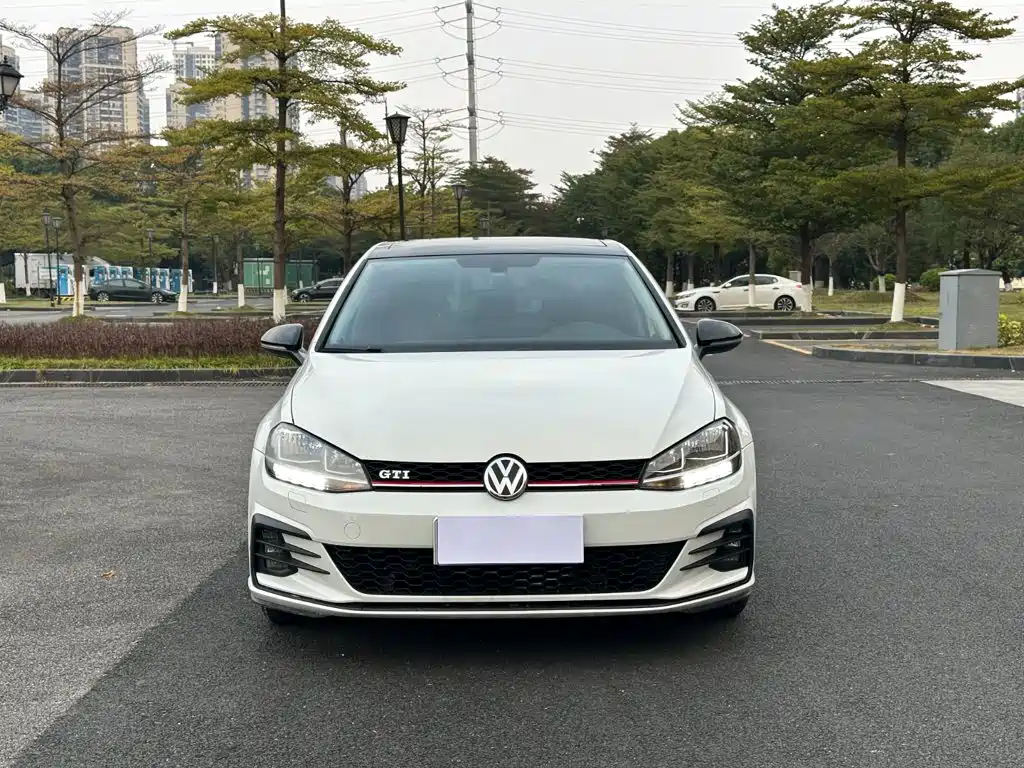 صورة 2 - Volkswagen Golf