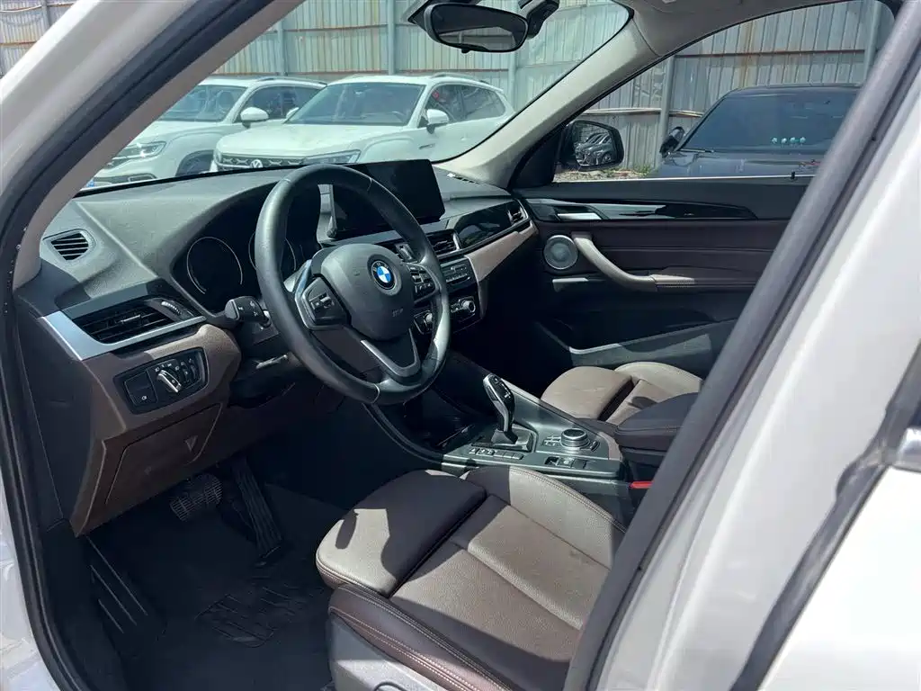 BMW X1 2022 sDrive20Li Fashion фото 10