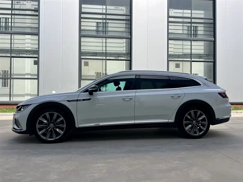 Volkswagen FAW-Volkswagen CC 2023 Shooting Brake 380TSI Hunter's Heart Edition фото 6