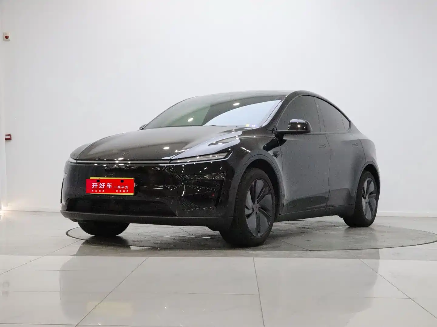 Фото 1 - Tesla Model Y
