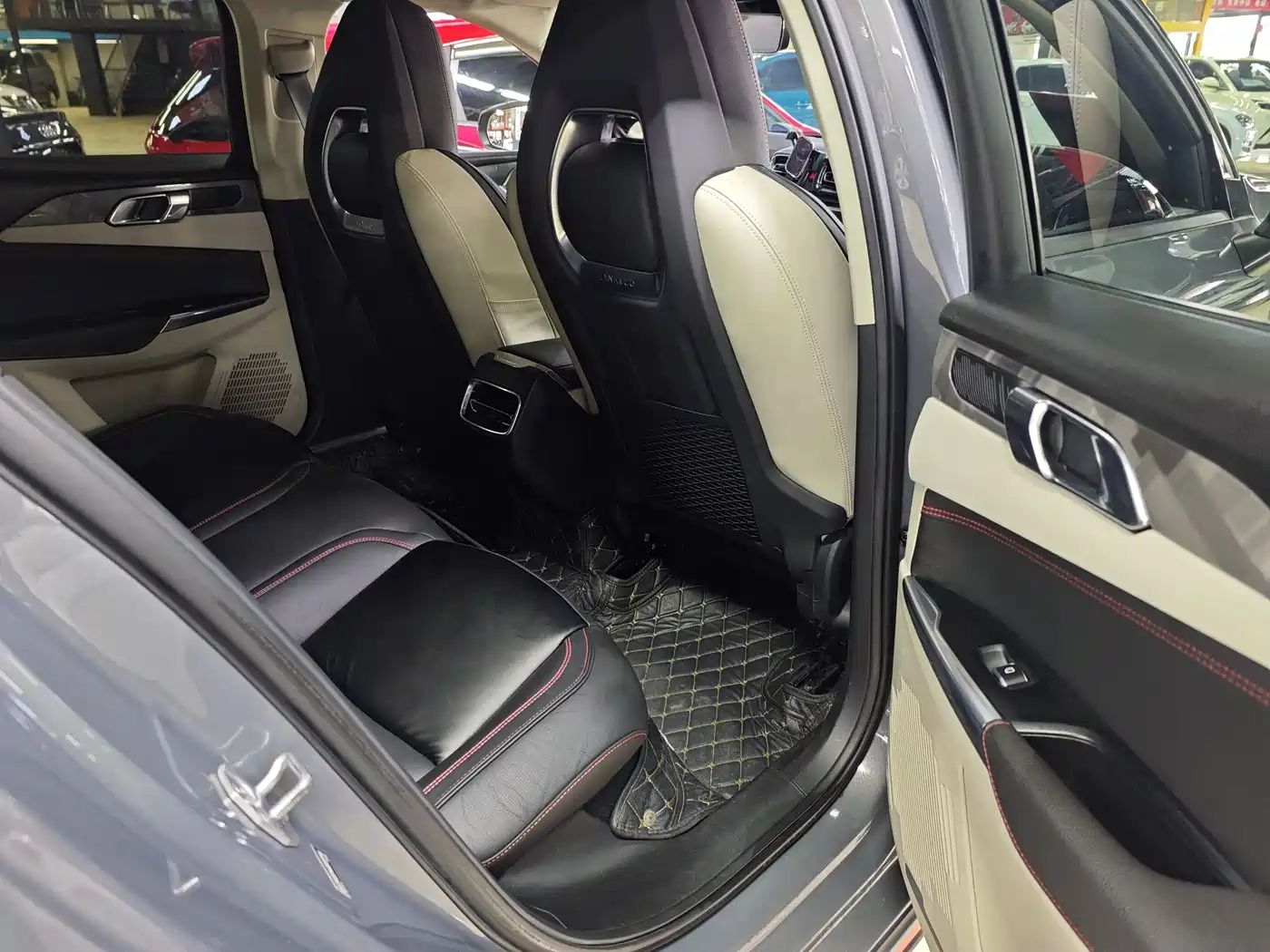 Lynk & Co 02 2018 Model 1.5T DCT 2WD Yao Pro Edition China V фото 11