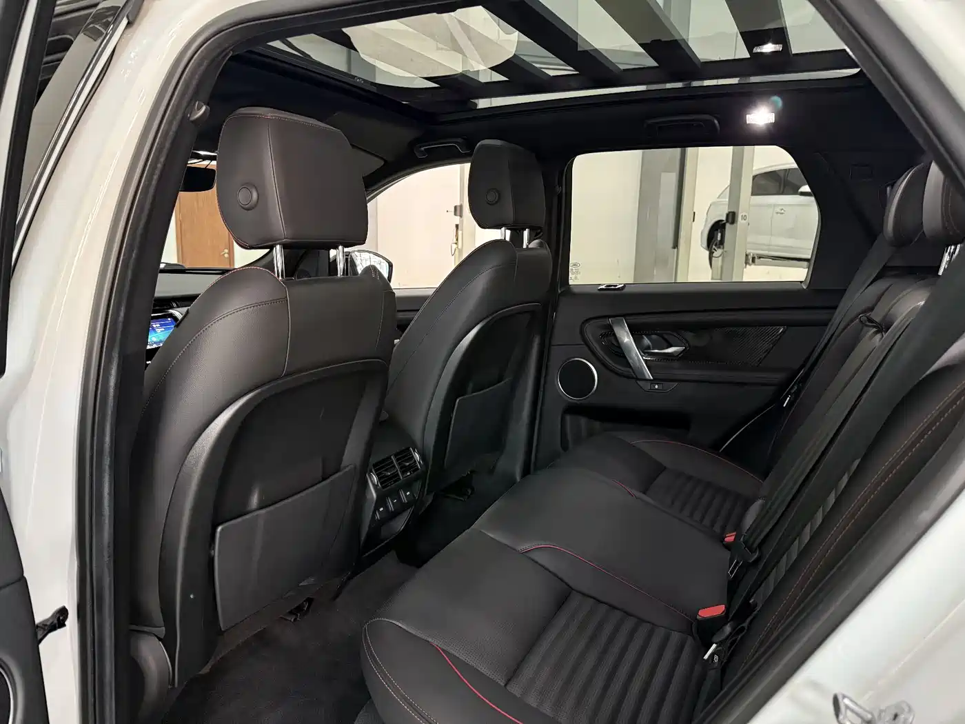 LAND ROVER DISCOVER SPORTS