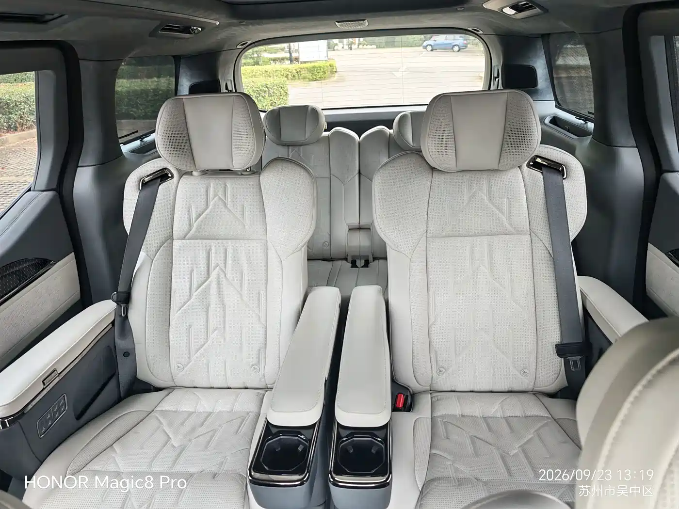 ZEEKR 009 2025 2024 6-seat Executive AWD 108kWh