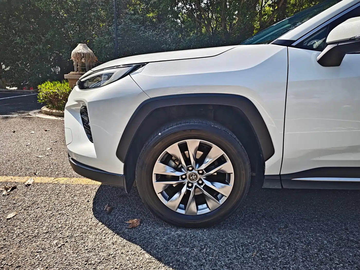 Toyota Wildlander 2023 2.0L CVT FWD Urban фото 13