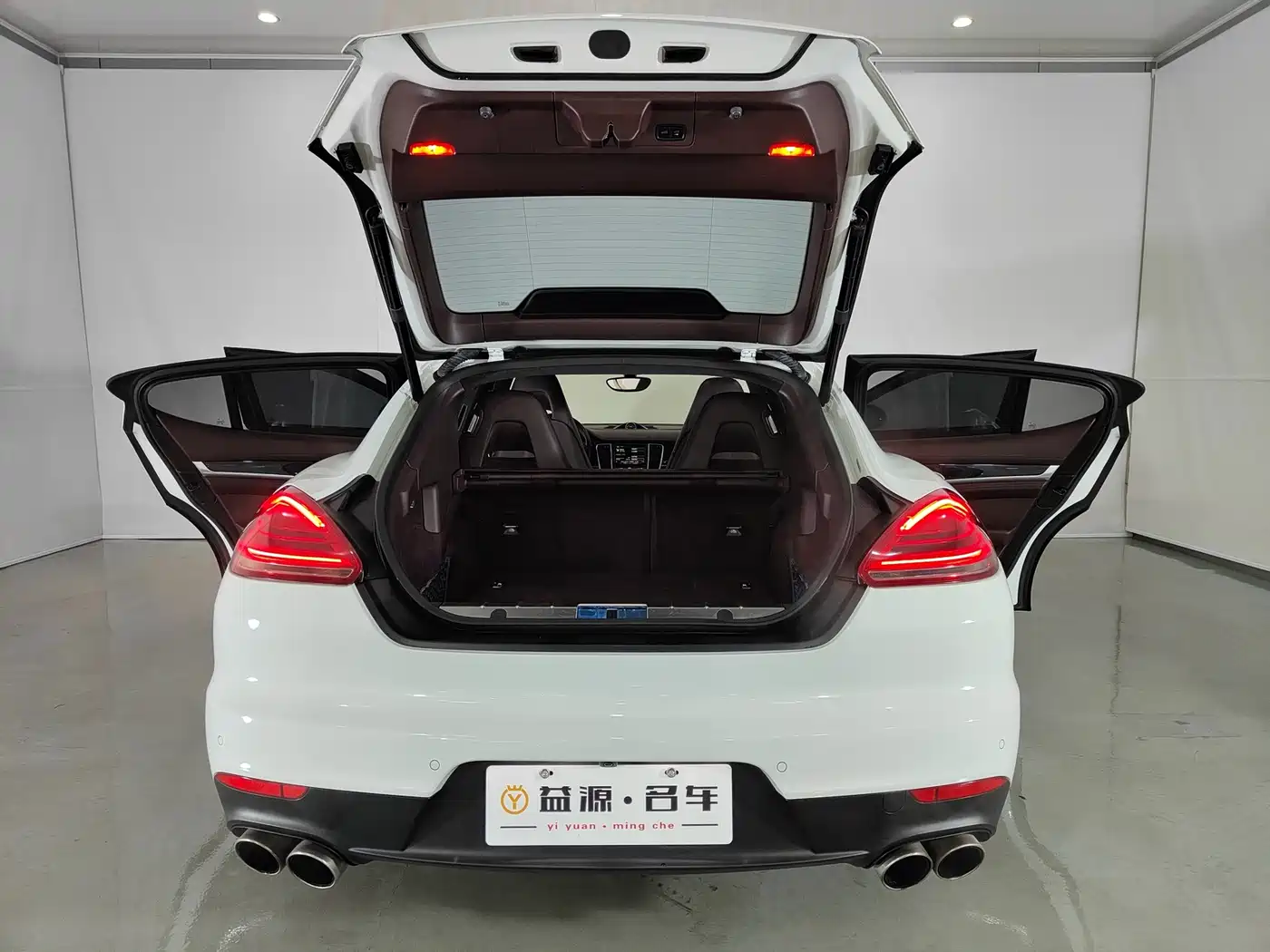 Porsche Panamera 2014 Panamera 3.0T фото 14
