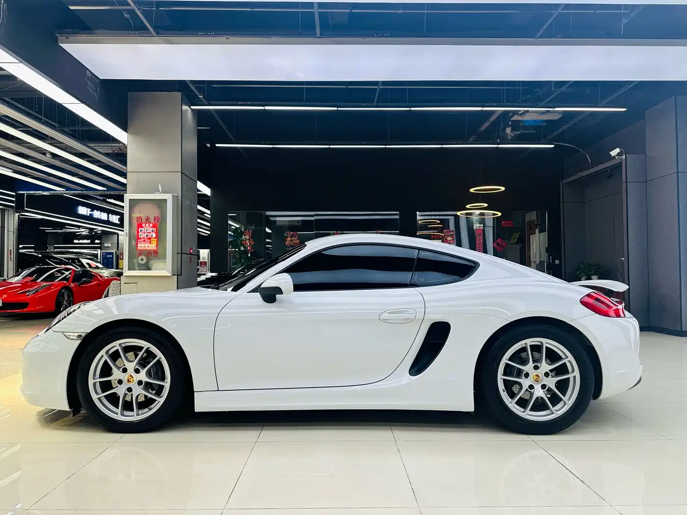 Фото 7 - Porsche Cayman