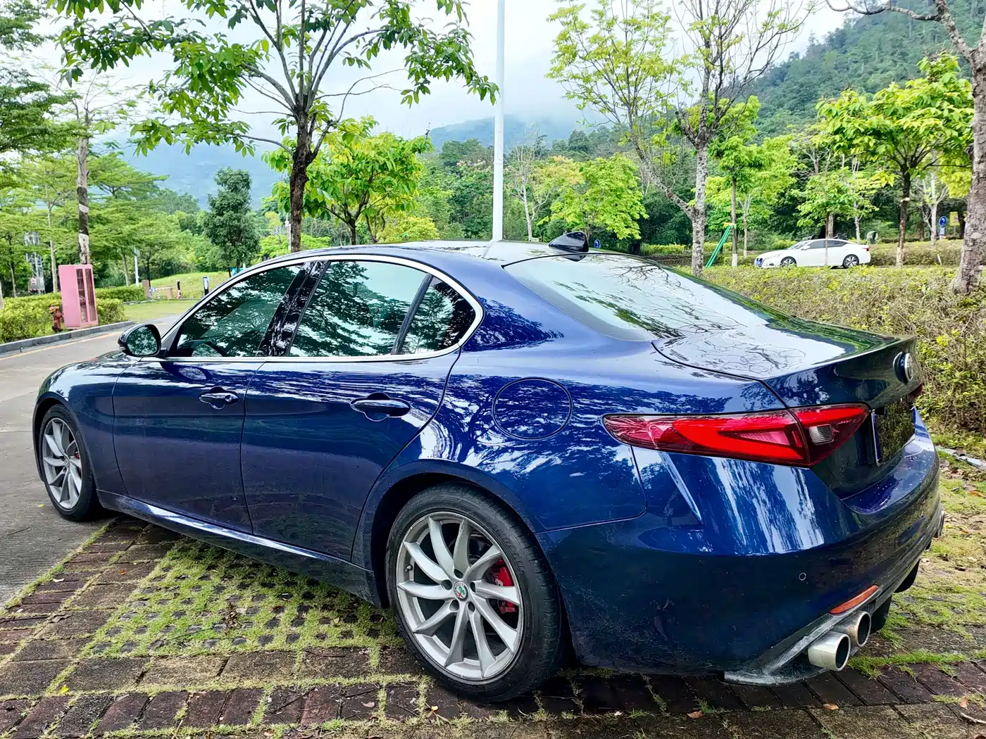 Alfa Romeo Giulia 2019 2017 2.0T 200HP Luxury Edition