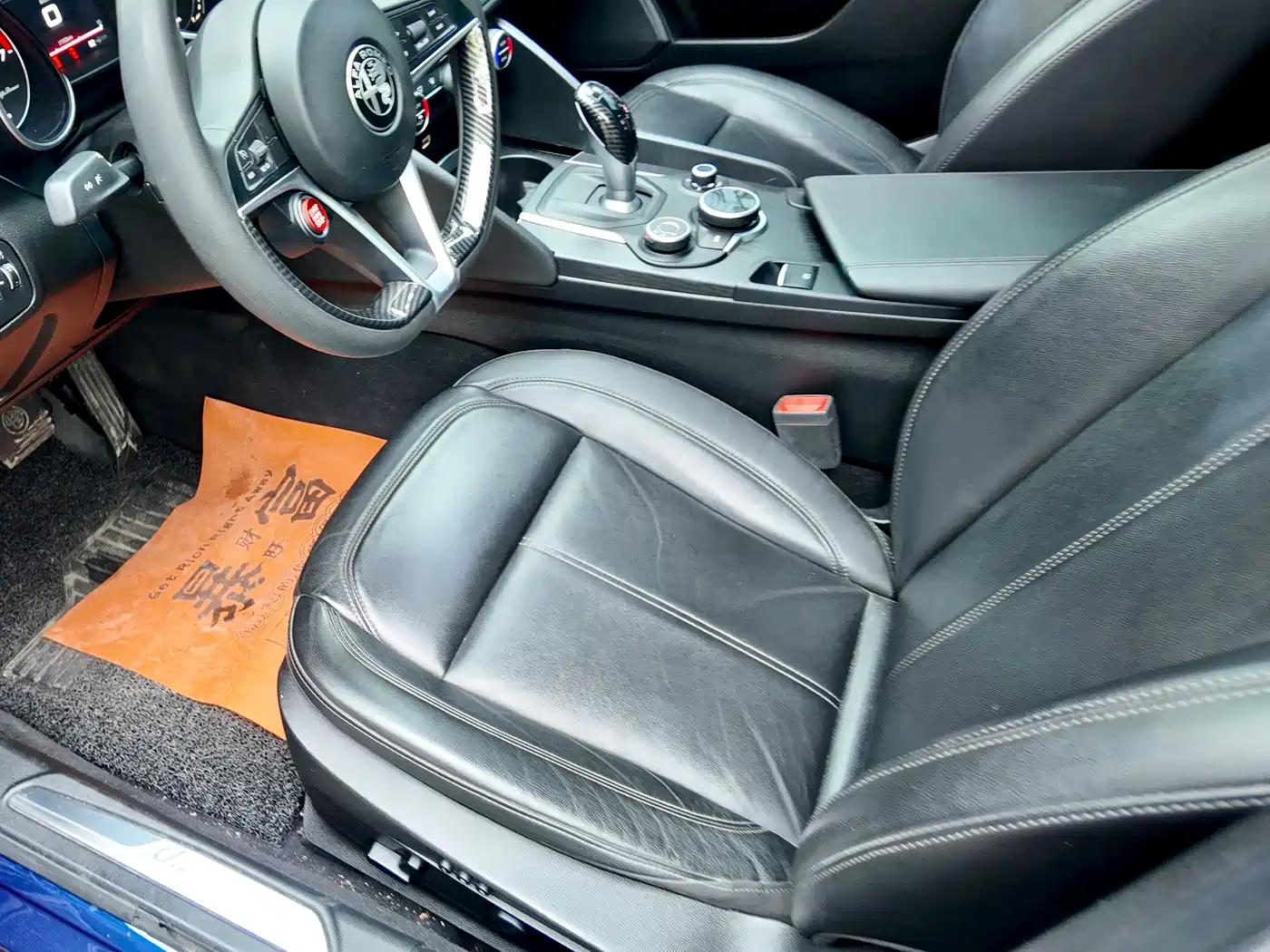 Alfa Romeo Giulia 2019 2017 2.0T 200HP Luxury Edition