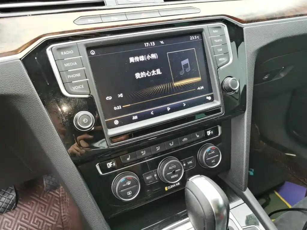 Volkswagen Magotan 2017 330TSI DSG Premium фото 9
