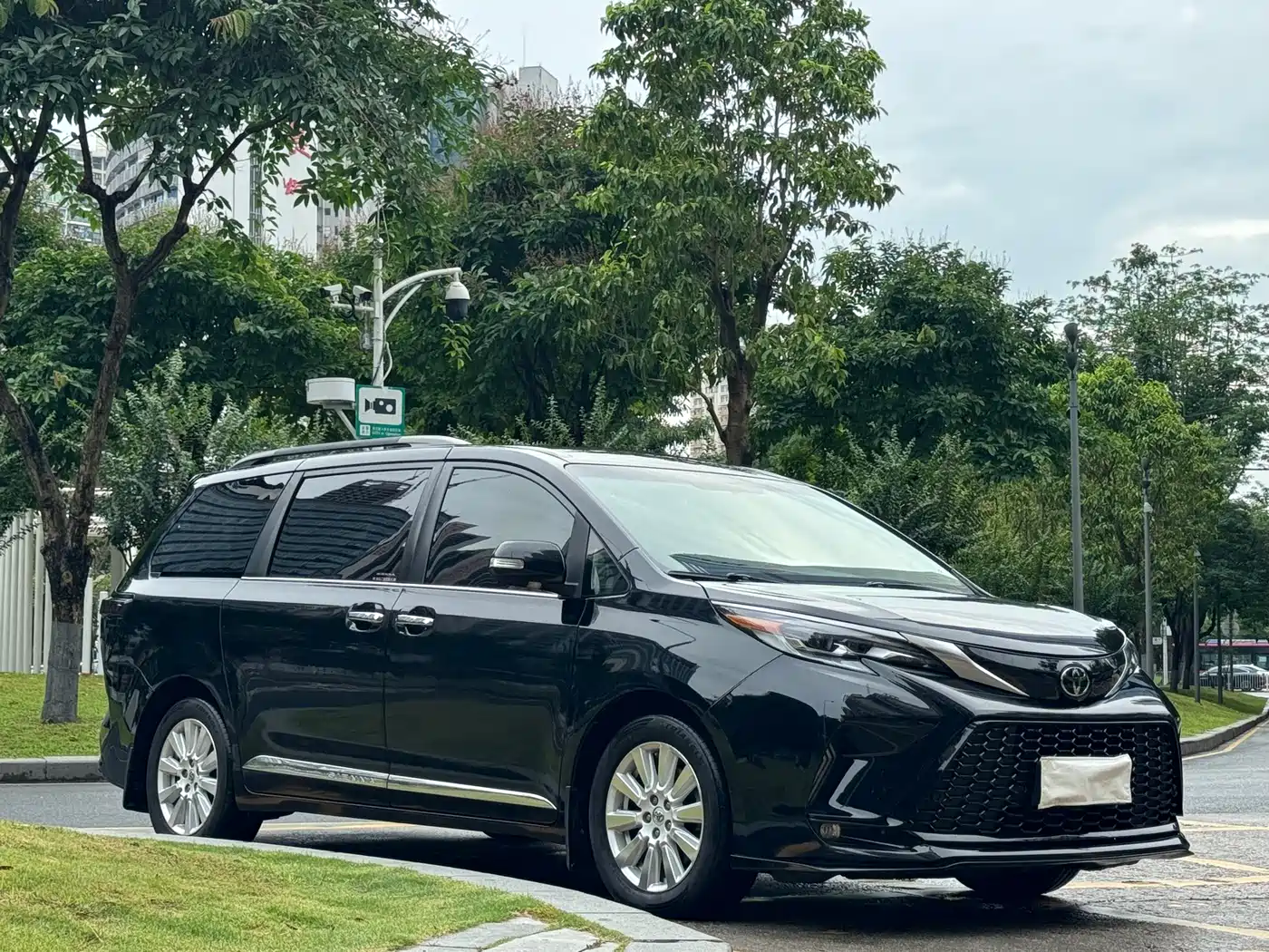 Toyota Sienna 2015 3.5L 4WD L фото 3