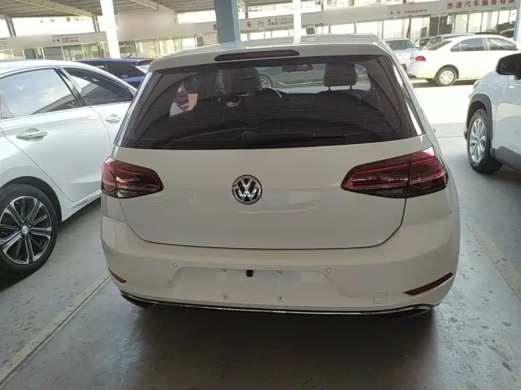 Volkswagen Golf 2018 230TSI Automatic Comfort фото 6