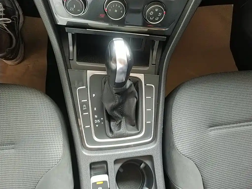 Volkswagen Golf 2018 230TSI Automatic Comfort фото 14