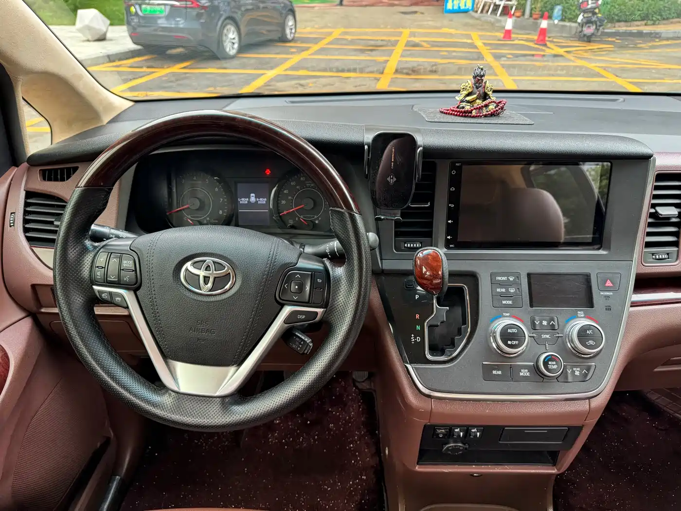 Toyota Sienna 2015 3.5L 4WD L фото 12
