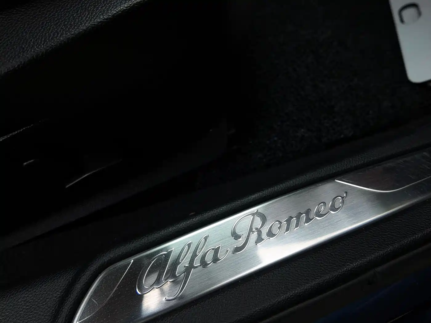 Alfa Romeo Giulia 2019 2017 2.0T 200HP Luxury Edition