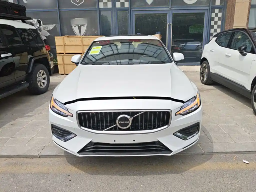 2025 Volvo S60