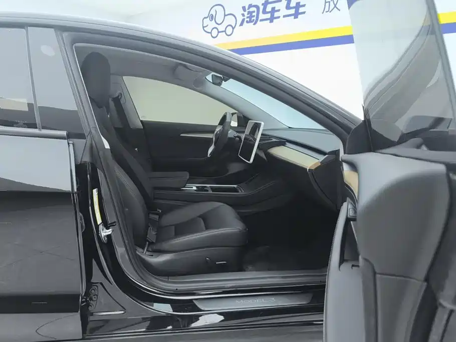 Фото 8 - Tesla Model 3