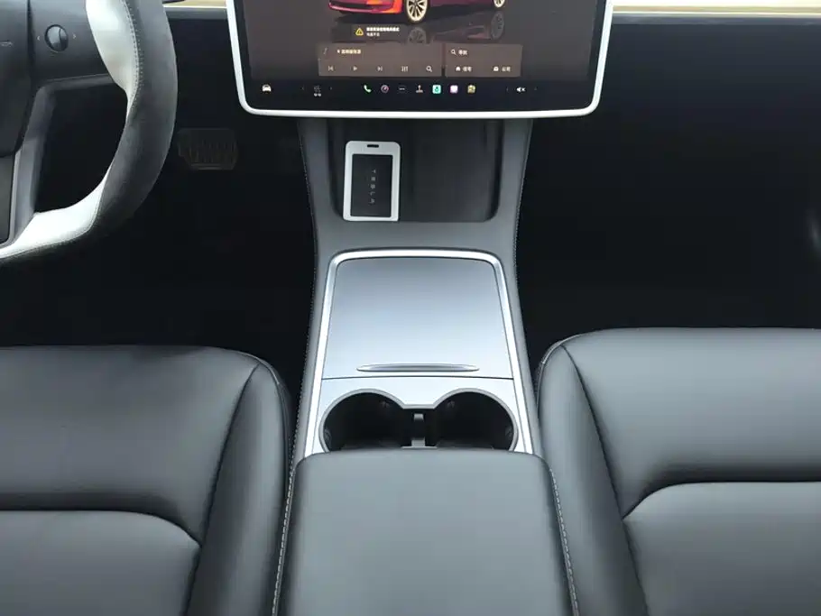 Фото 16 - Tesla Model 3