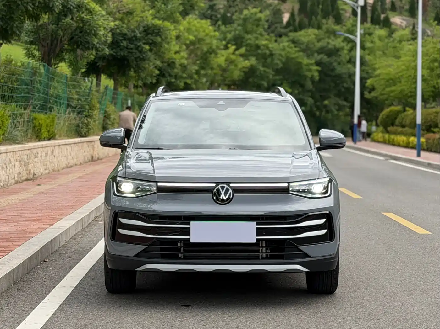 VOLKSWAGEN TUYUE