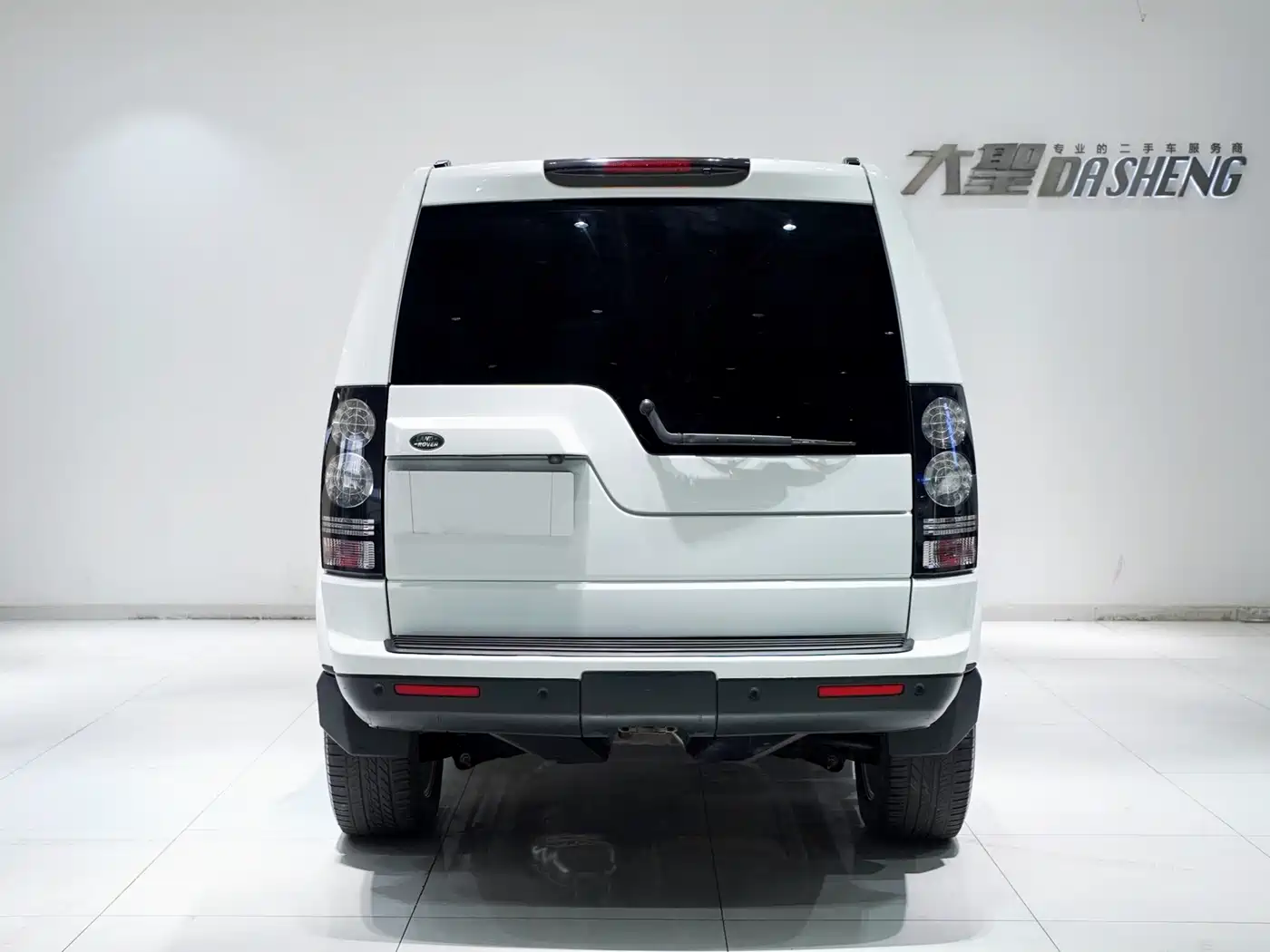 Land Rover Discovery 2015 3.0 SDV6 HSE Diesel фото 4