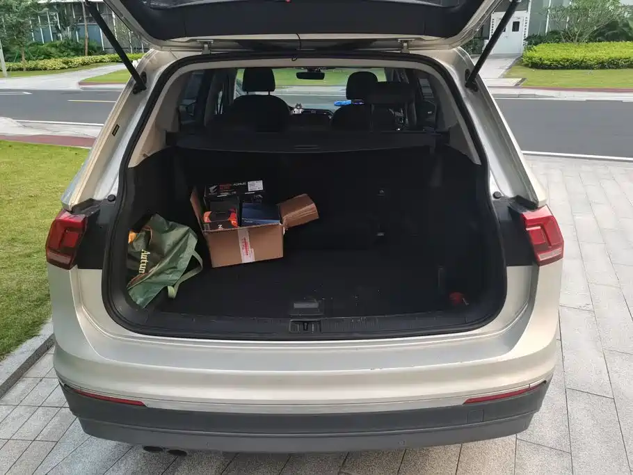 Фото 4 - Volkswagen Tiguan L