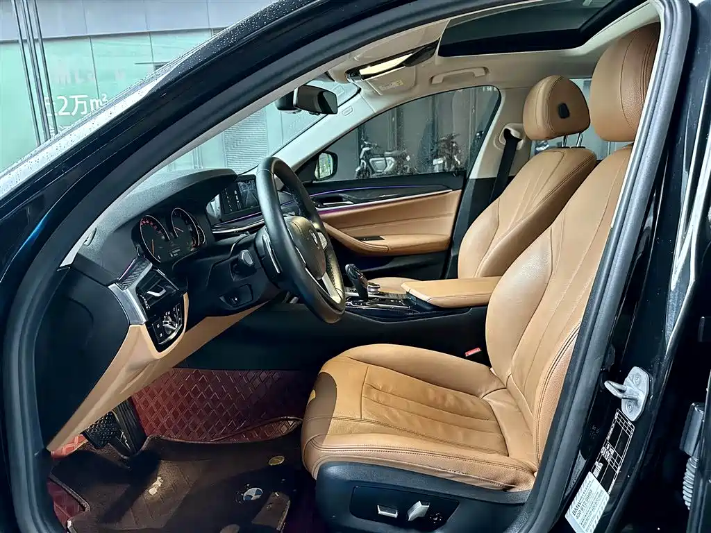 BMW 5 Series 2018 528Li Launch Special Edition фото 17