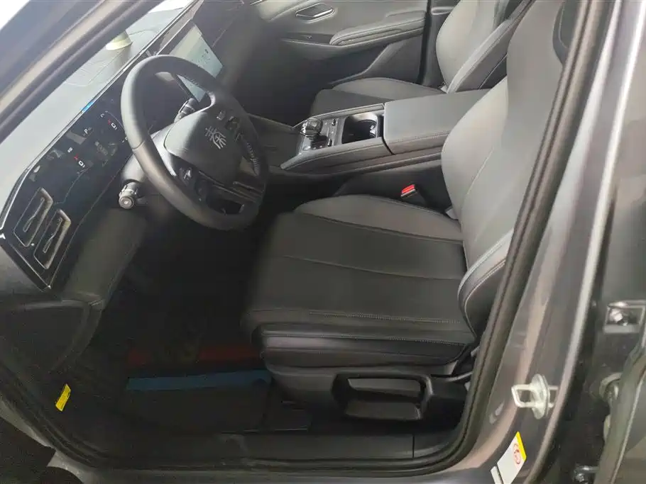 BYD Qin L 2024 DM-i 80KM Leading Edition фото 9