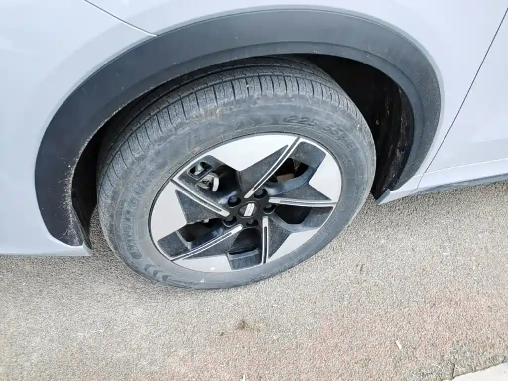 Фото 23 - Geely Galaxy Galaxy E5