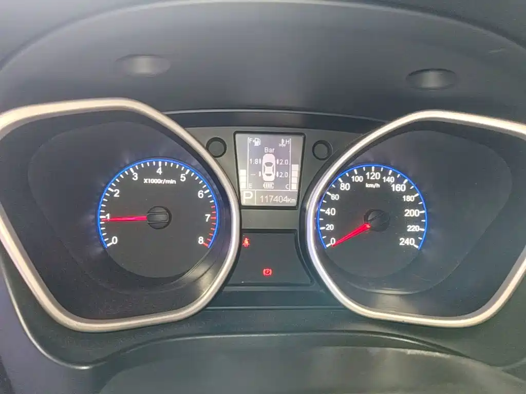 Фото 12 - Geely GX7