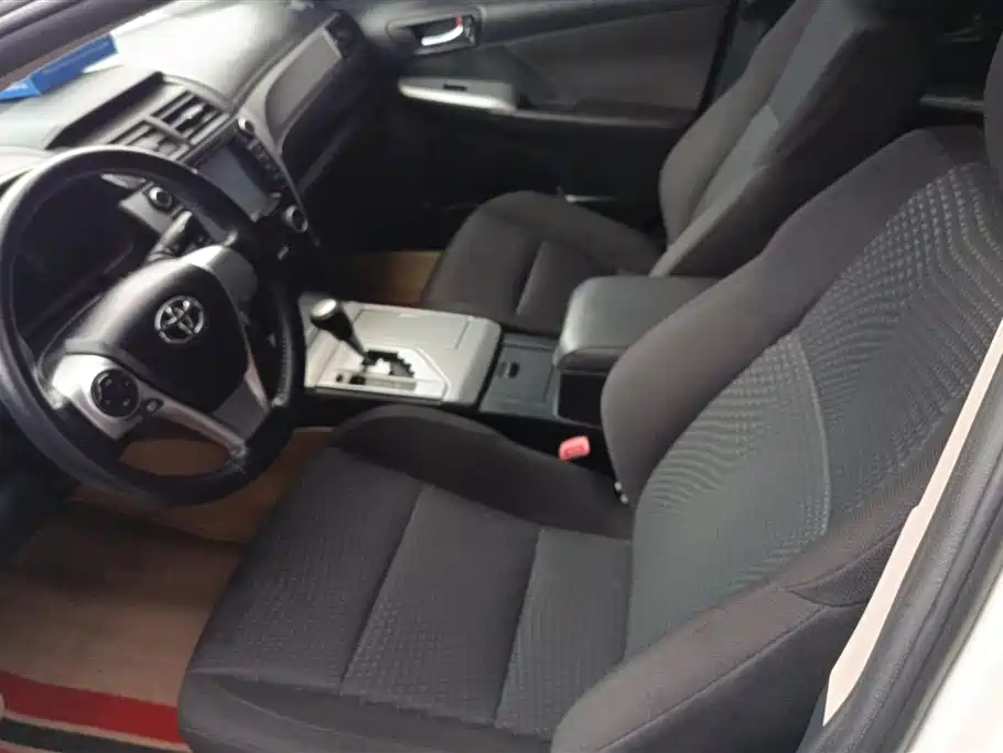 Toyota Camry 2013 2.0G Comfort фото 9