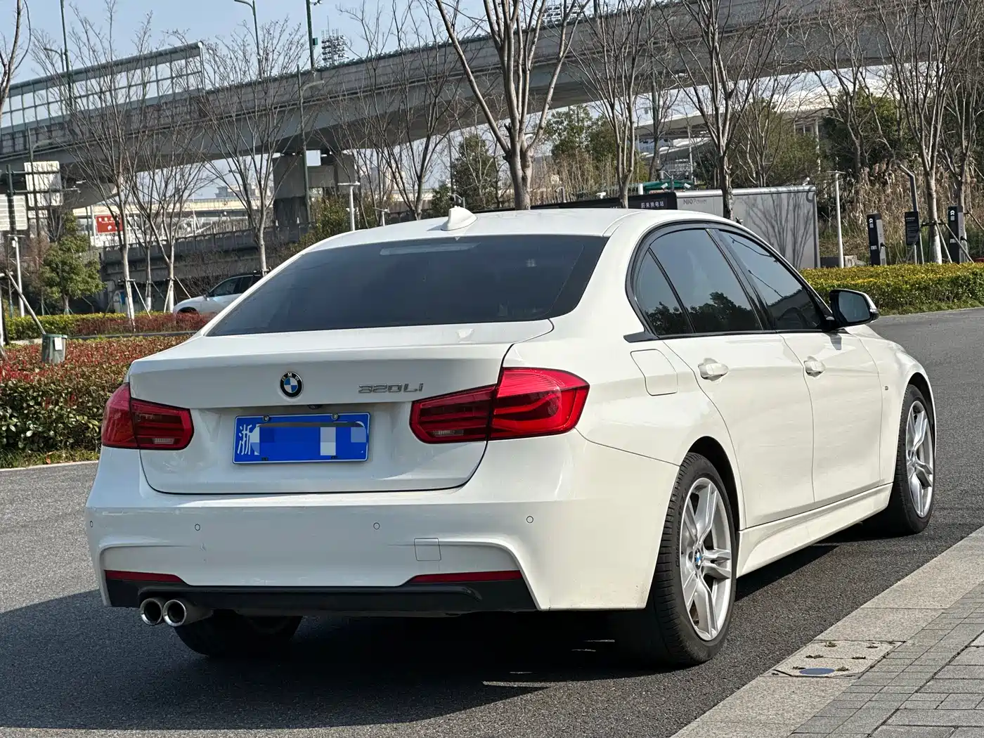 BMW 3 Series 2018 320Li Leading M Sport Package фото 6