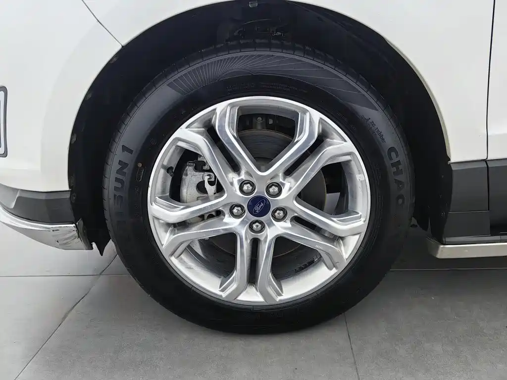 Фото 17 - Ford Edge