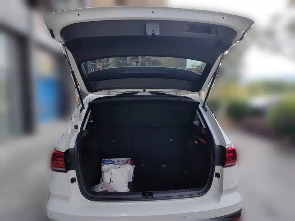 Photo 10 - Volkswagen Tharu