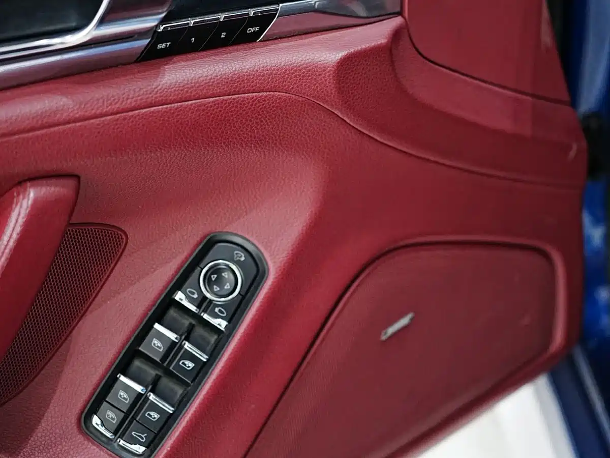 Porsche Panamera 2010 Panamera 3.6L фото 14