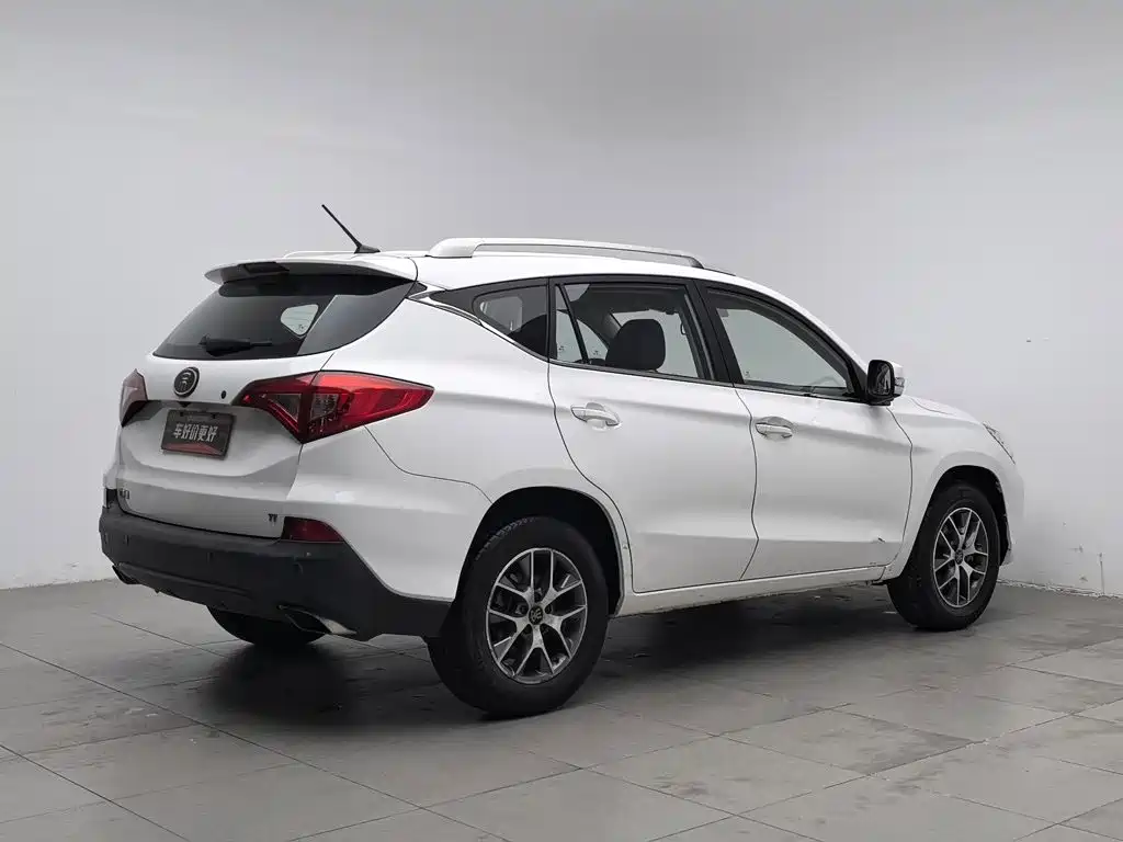 Фото 2 - BYD Song