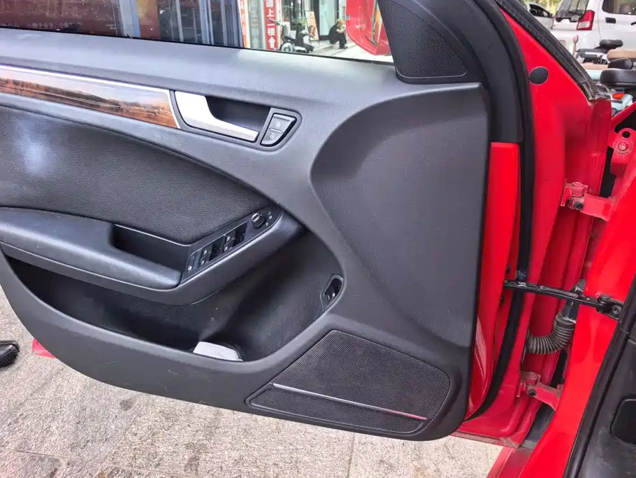 Audi A4L 2011 2012 2.0 TFSI Auto Comfort