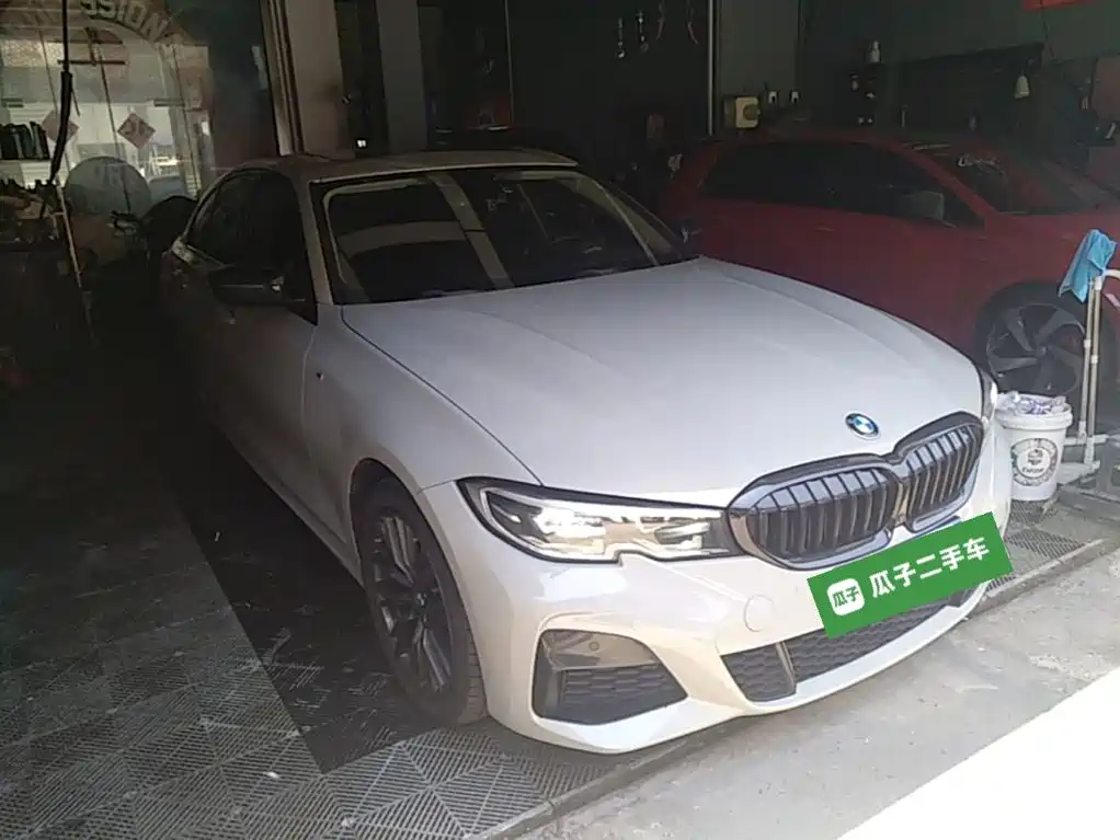 Photo 4 - BMW 3 Series