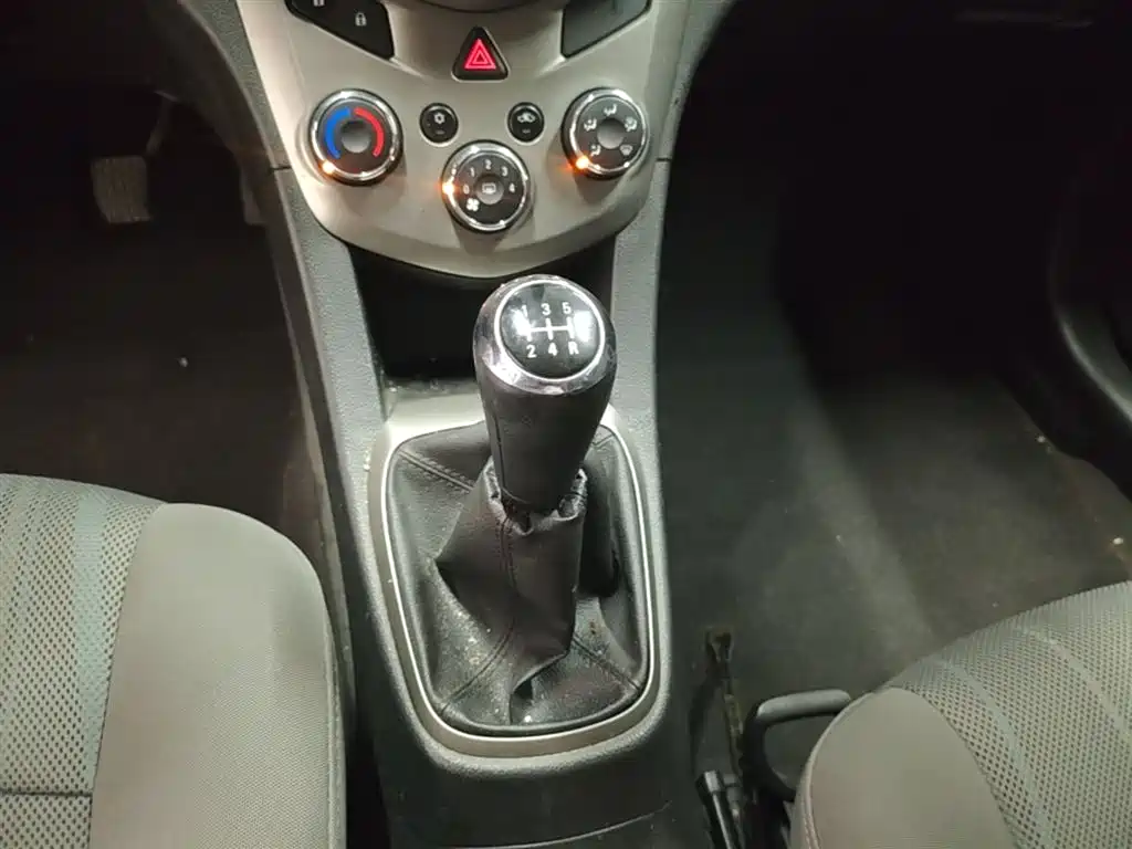 Chevrolet Aveo 2014 Sedan 1.4SL MT Comfort Edition фото 14