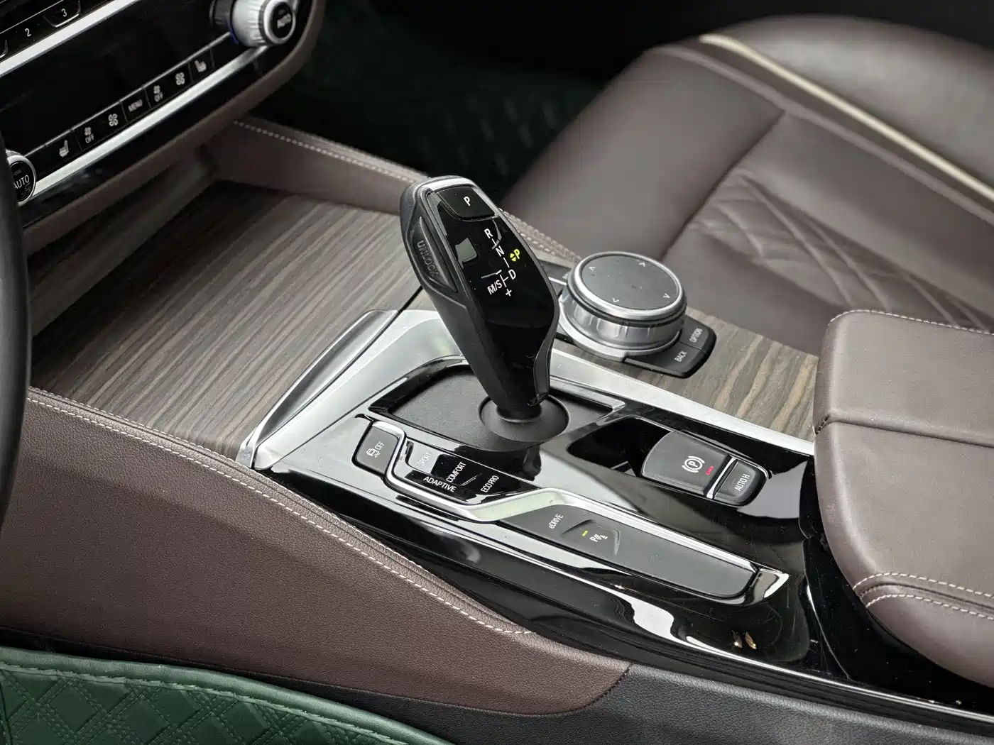 BMW 5 Series New Energy 2020 530Le Range Upgrade Luxury Package фото 14