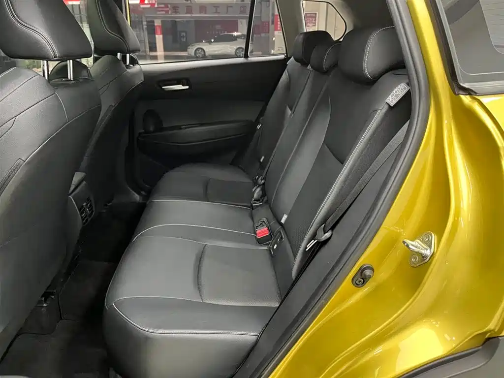 Toyota Frontlander 2022 2.0L CVT Luxury PLUS Edition фото 14