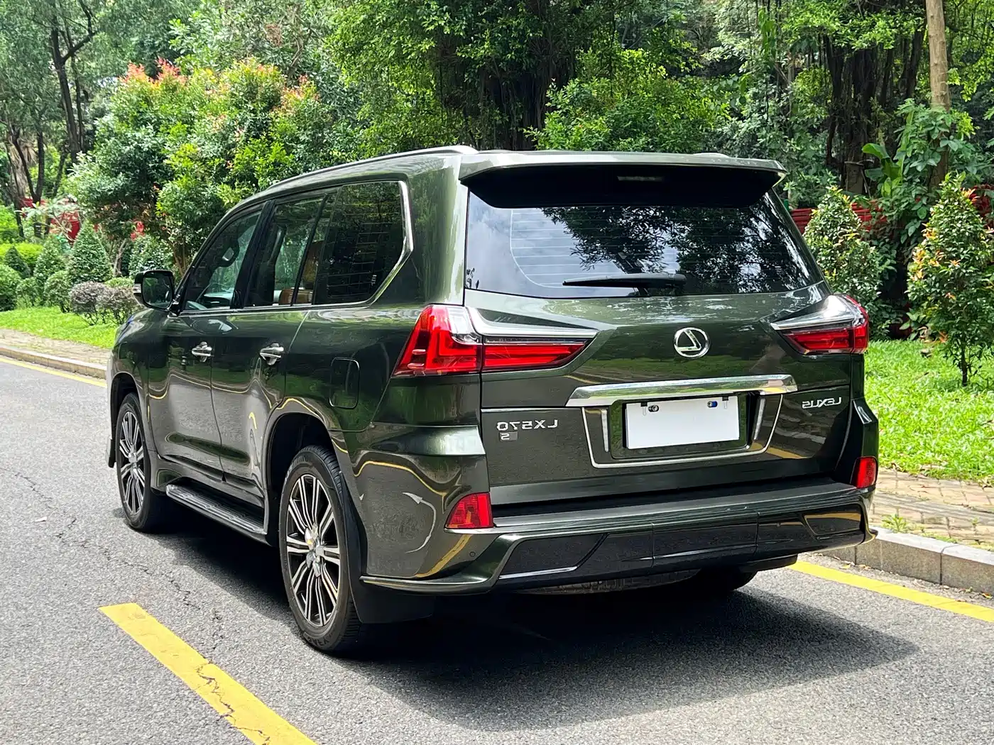 Lexus LX 2022
