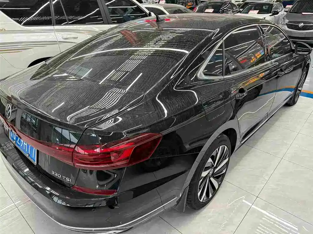 Volkswagen Passat 2022 330TSI Starlight Elite Edition фото 8