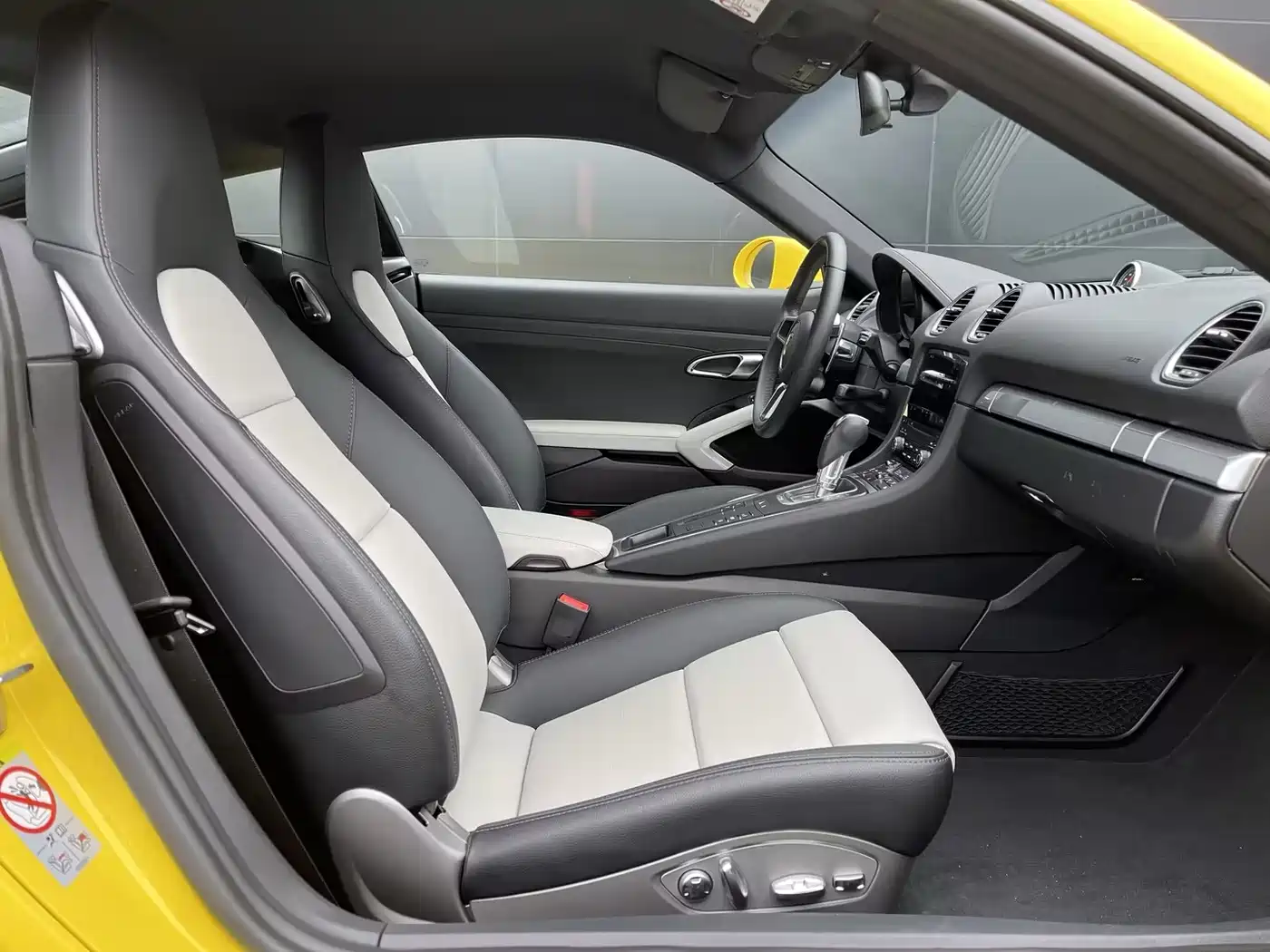 Porsche 718 фото 15