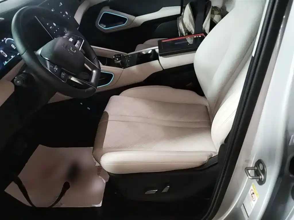 BYD Yuan UP 2024 401KM Surpass Edition фото 15