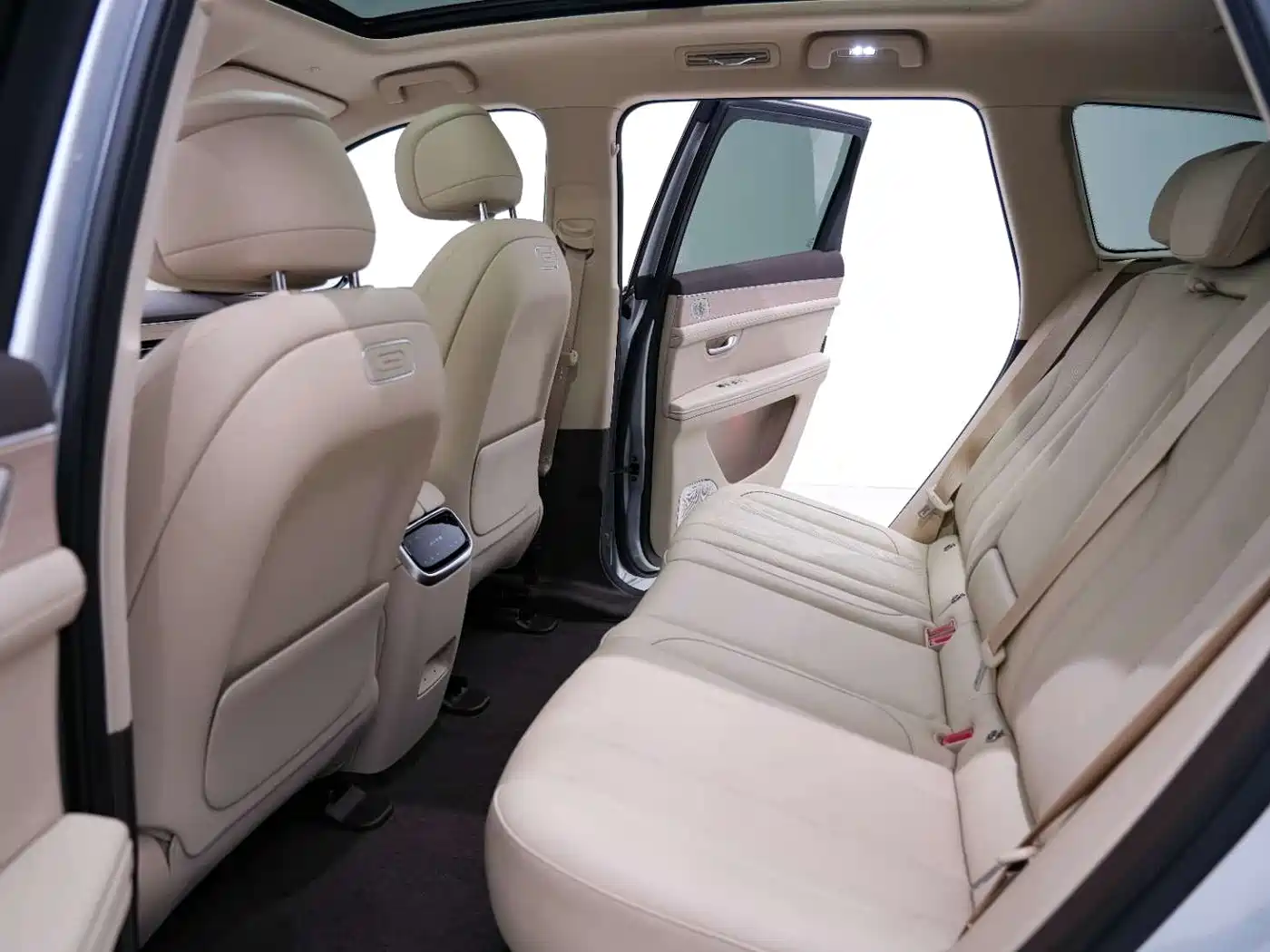 AITO Wenjie AITO M7 2024 1.5T Smart Drive AWD Pro 5-seater фото 20