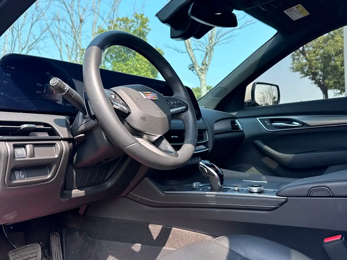 Cadillac CT5 2024 28T Luxury Model Pro фото 5
