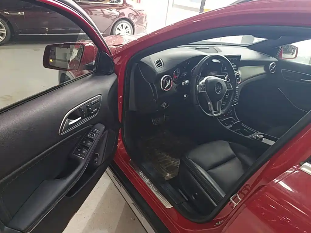 Фото 16 - Mercedes-Benz GLA