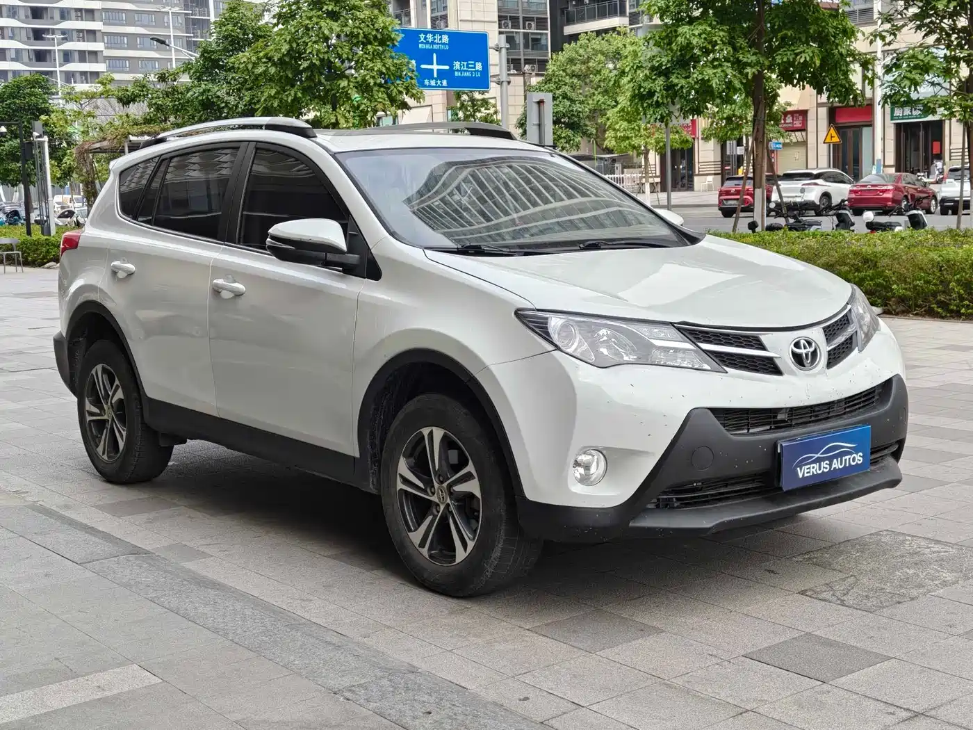 Toyota RAV4 Rongfang 2015 2.0L CVT 2WD Trend Edition фото 6