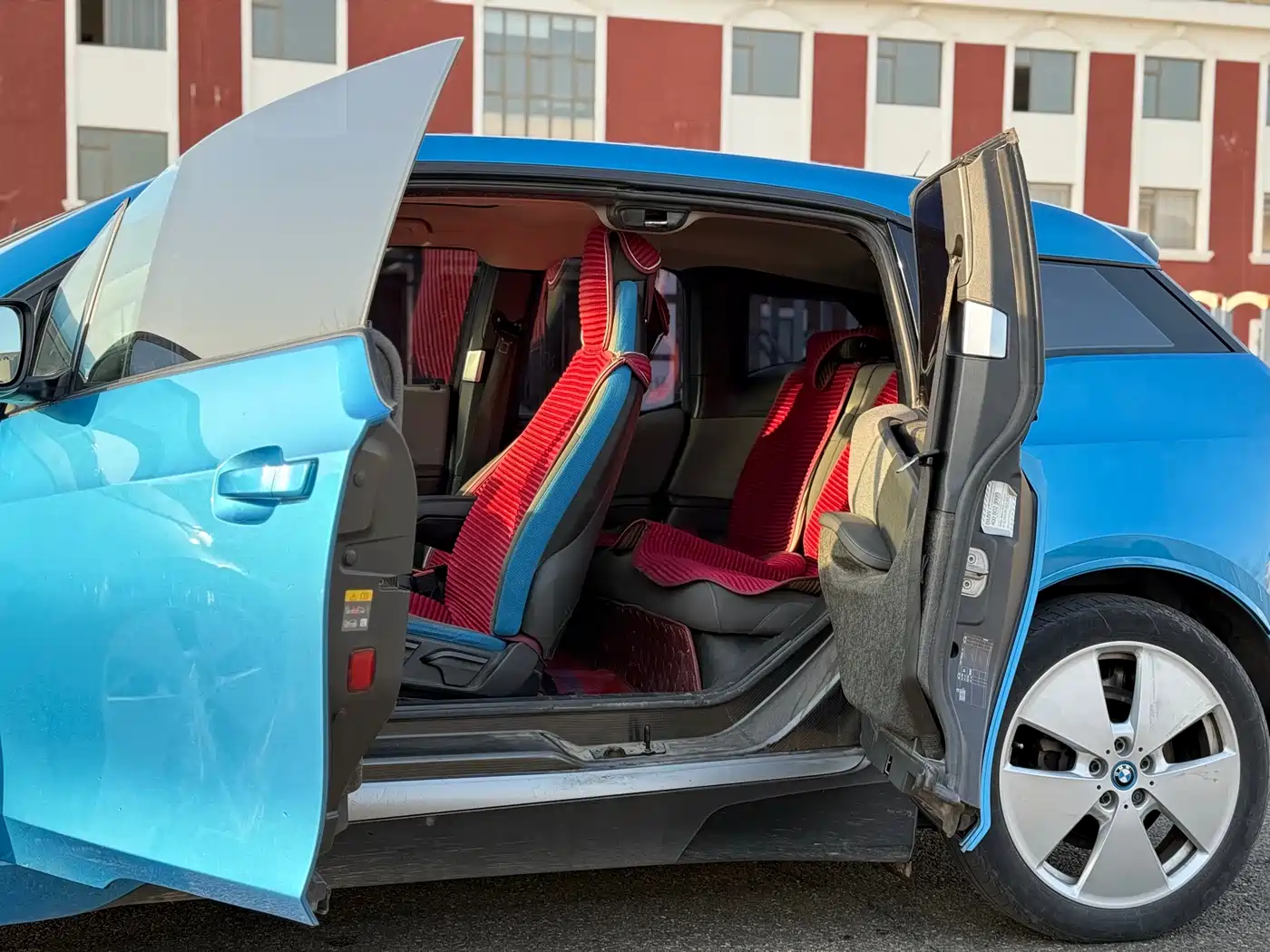 BMW I3