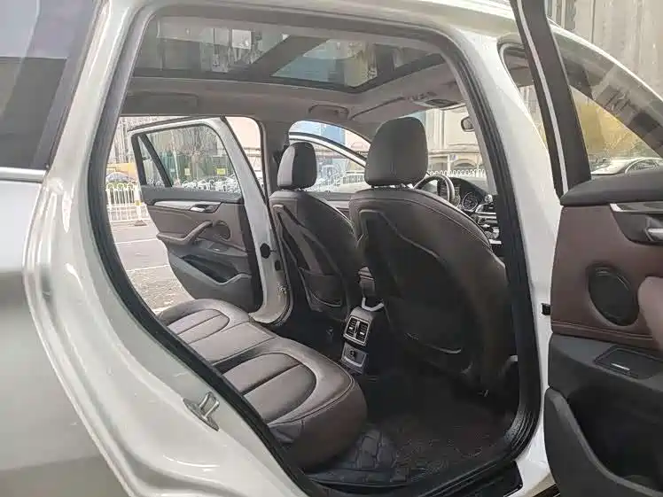 BMW X1 2018 xDrive20Li Premium Model фото 11