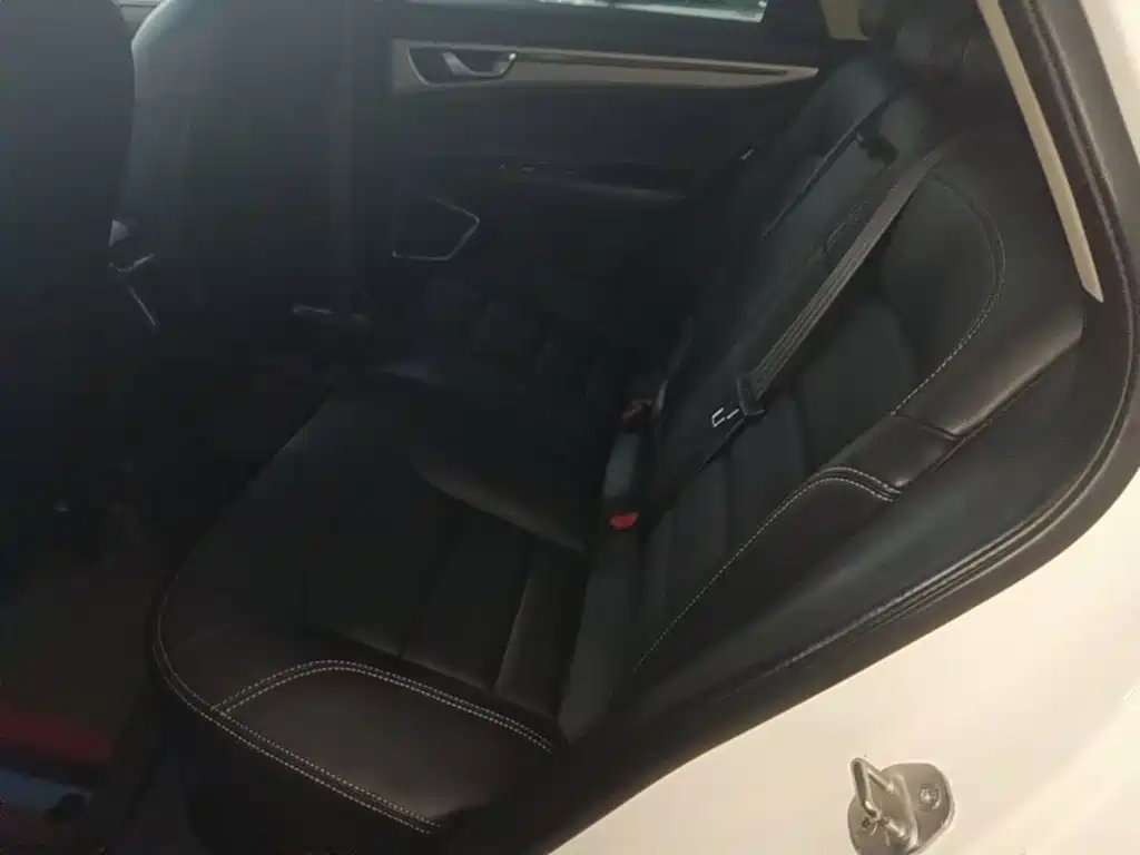 Photo 17 - Geely Emgrand GL